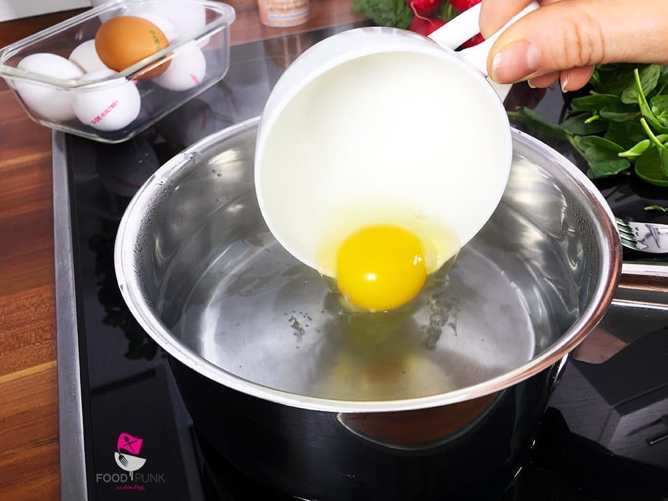 Perfekt pochierte Eier – Schritt für Schritt - FOODPUNK